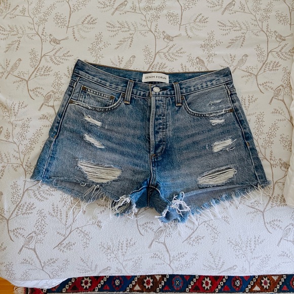 Denim Forum (Aritzia) Ex-boyfriend shorts - Picture 2 of 3